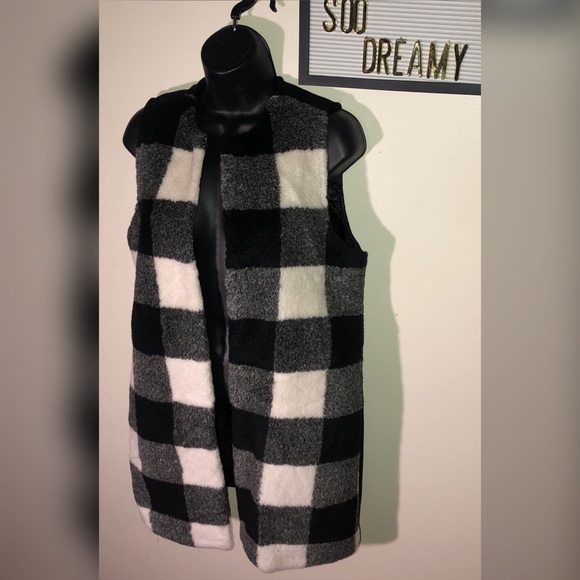 Talbots Jackets & Blazers - TALBOTS Buffalo Plaid Black & White Faux Fur Vest